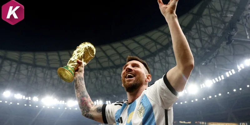 Vinicius đánh giá cao khả năng dẫn dắt đội tuyển của Messi